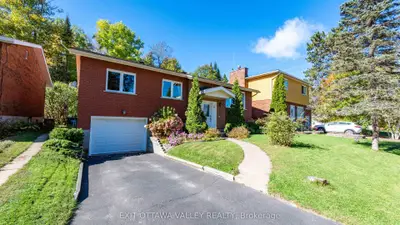 6 Sumac Court, Deep River, On K0j 1p0