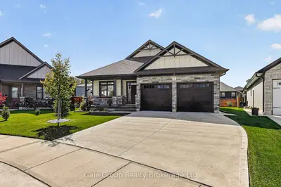 3 EVERGREEN Court, Tillsonburg, ON N4G 0K1