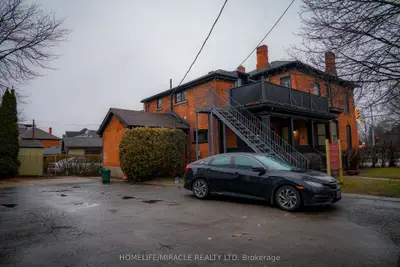 22 Welland Avenue, St. Catharines, On L2r 2m2