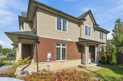400 Stonehenge Drive 8, Hamilton, On L9k 0a2