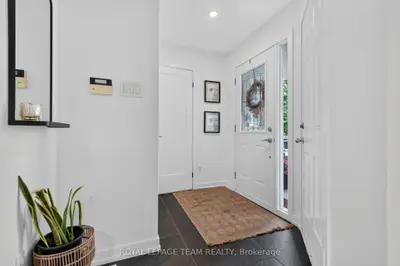 8 Oriska Way, Barrhaven, On K2j 4n7