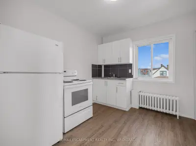 7 Maitland Street Upper, Thorold, On L2v 3a4
