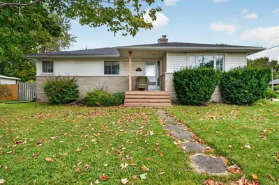 14 Quinte Avenue, Loyalist, On K7n 1e3