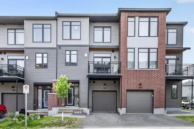 402 Jewelwing Private, Blossom Park - Airport And Area, On K1x 0m7
