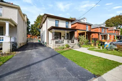 18 Lowrey Avenue N, Cambridge, On N1r 5a2