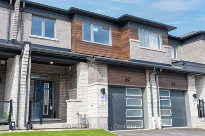 39 Histand Trail, Kitchener, On N2r 0s2
