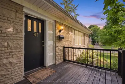 87 Radford Street, Hamilton, On L8s 3e5