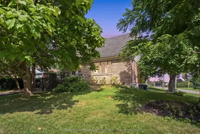 87 Radford Street, Hamilton, On L8s 3e5