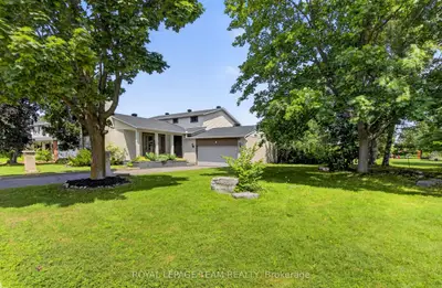 61 Amberwood Crescent, Country Place - Pineglen - Crestview And Area, On K2e 7c2
