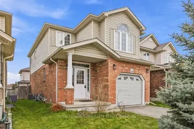 419 Tealby Crescent, Waterloo, On N2j 4y8