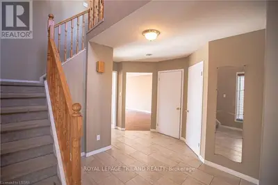 905 Redoak Avenue, London North, On N6h 5r6