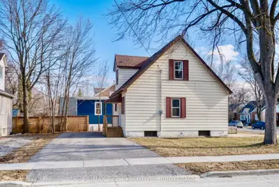 273 College Street, Kingston, On K7l 4m1