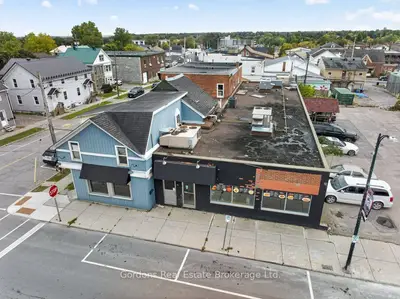 21-23 Russell Street E, Smiths Falls, On K7a 1e7
