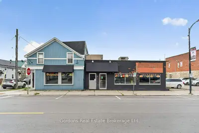 21-23 Russell Street E, Smiths Falls, On K7a 1e7