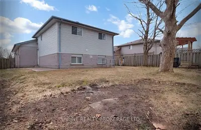 343 Fleming Drive Bedroom, London East, On N5v 4y6