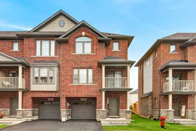 19 Picardy Drive 51, Hamilton, On L8j 0m7