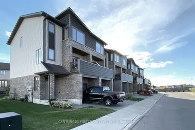 2070 Meadowgate Boulevard 100, London South, On N6m 1c6