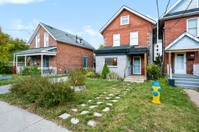 196 Perry Street, Peterborough, On K9j 2j2