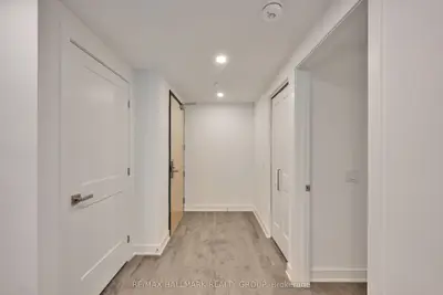 340 Queen Street 401, Ottawa Centre, On K1r 0g1