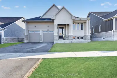 160 Country Club Drive, Loyalist, On K0h 1g0