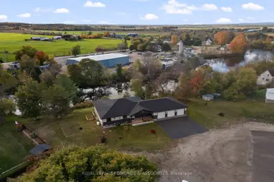 15 Hannah Street, Whitewater Region, On K0j 1c0