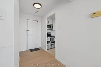 30 CHAPMAN Court 1204, London North, ON N7G 4Y4