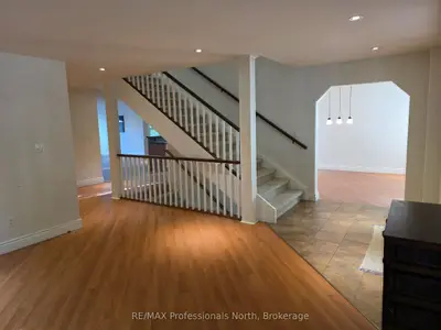 317 Falcon Road, Huntsville, On P1h 1n3