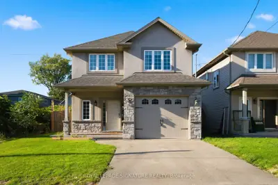 17 Lagoon Avenue, Hamilton, On L8h 7c4