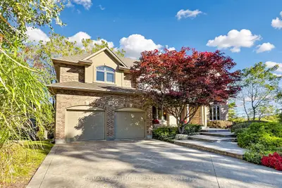 118 Foxridge Drive, Hamilton, On L9g 5b9