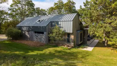 516557 7th Line, Blue Mountains, On N0h 2p0