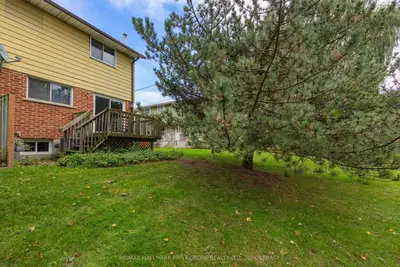 23 Addington Street 17, Loyalist, On K7n 1c6