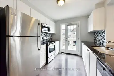 128 GRENADINE Street, Stittsville - Munster - Richmond, ON K2S 0P1