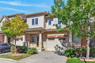 8 Lakelawn Road 22, Grimsby, On L3m 0g1