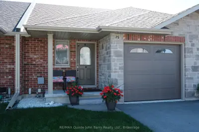 25 Hillside Meadow Drive, Quinte West, On K8v 0j5