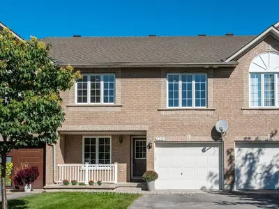 128 MACASSA Circle, Kanata, ON K2T 1J9
