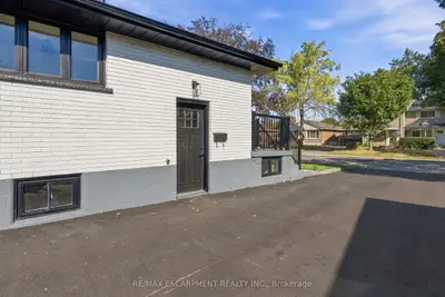 46 Bobolink Road Lower, Hamilton, On L9a 2p4