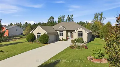 3 Torrance Lane, Centre Wellington, On N0b 1j0