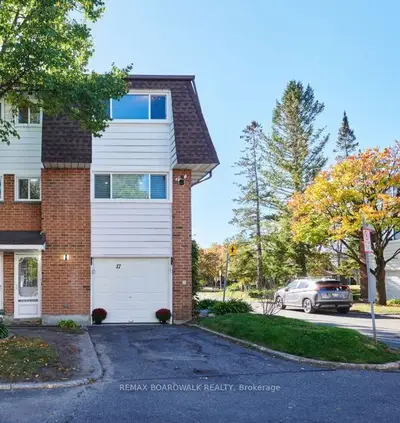 2296 ORIENT PARK Drive 17, Blackburn Hamlet, ON K1B 4N6
