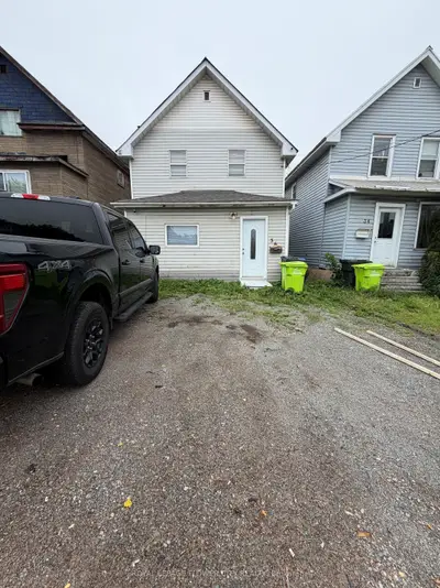 36 St Georges Avenue E, Sault Ste Marie, On P6b 1w7