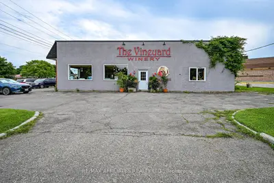 202 PERCY Street, Smiths Falls, ON K7A 4W8