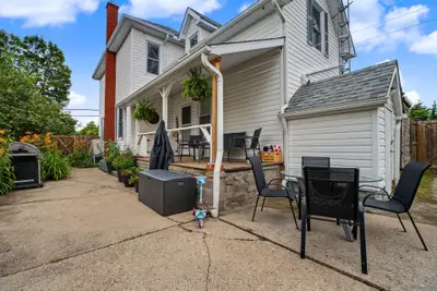 152 Main Street, Burk's Falls, On P0a 1c0