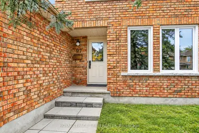 97 Huntsman Crescent, Kanata, On K2m 1h8