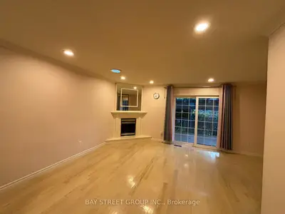 20 Meadowlands Boulevard 18, Hamilton, On L9k 1j5