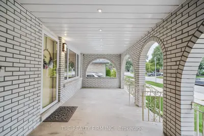 52 Barrett Crescent, London South, On N6e 1t5