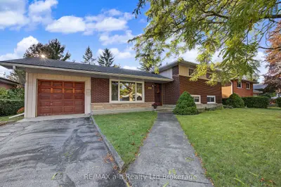 20 Pinecrest Avenue, Cambridge, On N1r 2y8
