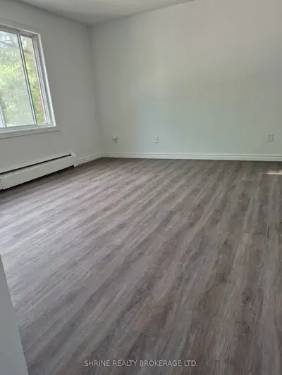 13 Sterling Street 3, London East, On N5y 1y4
