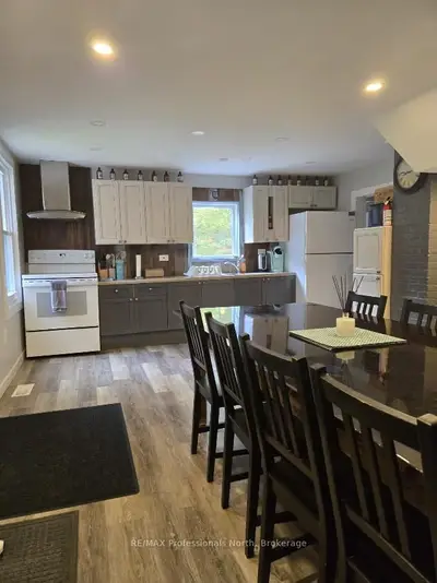 2631 Brunel Road, Huntsville, On P1h 2j3