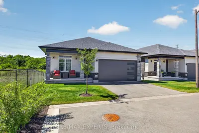 10 Mcpherson Court 21, Central Elgin, On N5r 0l8