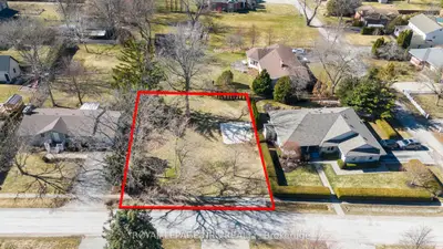 122 Flynn Street, Niagara-on-the-lake, On L0s 1j0