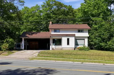 1638 Queen Street E, Sault Ste Marie, On P6a 2g7
